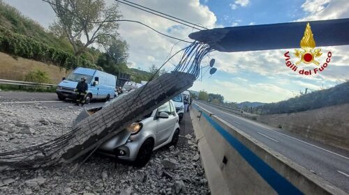 Crollo del cavalcavia sul Raccordo, si indaga per disastro colposo