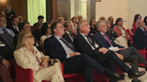 Omicidio Vassallo, Costa: “Nel 2027 una bicamerale per fare luce sulla morte del sindaco pescatore”. Alla Camera l’anteprima del docufilm “Perché?” Omicidio Vassallo, Costa: “Nel 2027 una bicamerale per fare luce sulla morte del sindaco pescatore”. Alla Camera l’anteprima del docufilm “Perché?”