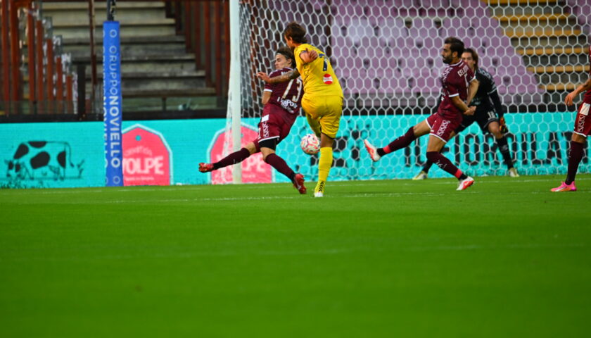 Altalena di gol all’Arechi, la Scafatese riprende la Salernitana: Cosmi non scaccia la crisi