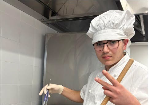 Tragedia in strada mentre va a scuola, 16enne muore in un incidente: sognava di diventare chef