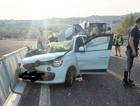 Campagna, tragico schianto sull’A2: un morto