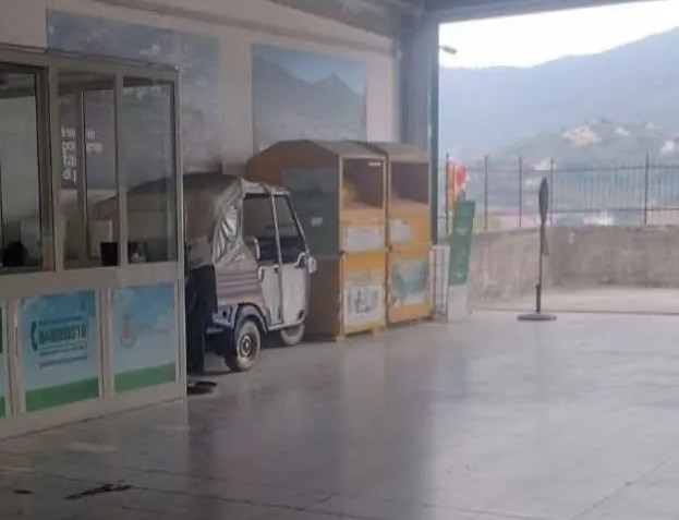 Portafoglio tra i rifiuti: restituiti 3mila euro a Cava de’ Tirreni