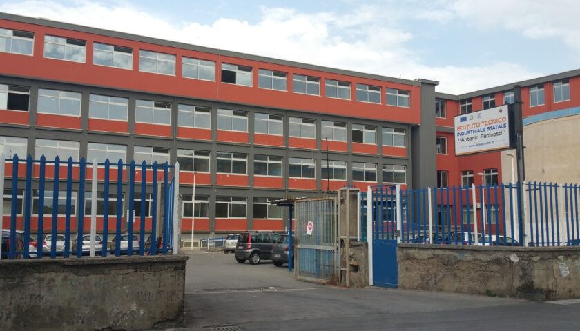 Scafati, protestano gli studenti del Pacinotti. Aliberti: “Hanno fatto bene, la Provincia ha perso 5 milioni di fondi”