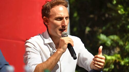 Piero De Luca dalla Festa dell’Unità ad Avellino: “La destra specula sulle paure e alimenta tensione, ora a noi serve subito un programma unitario” Piero De Luca dalla Festa dell’Unità ad Avellino: “La destra specula sulle paure e alimenta tensione, ora a noi serve subito un programma unitario”