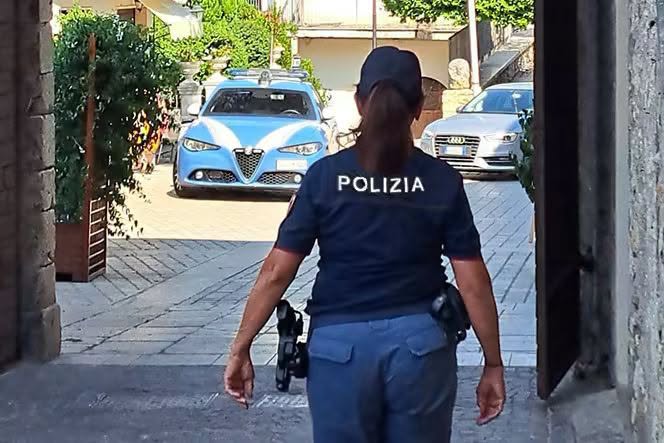 Donna picchiata nel suo negozio a Salerno, compagno denunciato per lesioni aggravate