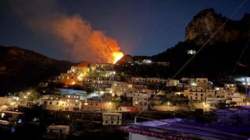 Positano, ancora un incendio: fiamme al confine con Vico Equense Positano, ancora un incendio: fiamme al confine con Vico Equense
