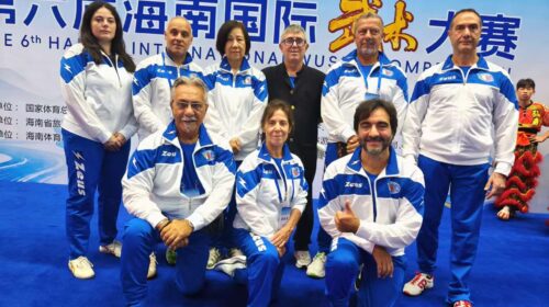 Pwka Italia protagonista in Cina con 19 medaglie alla 6ª Hainan International Wushu Competition: protagonista anche il maestro salernitano Alfredo De Somma
