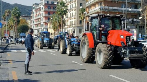 Proteste degli agricoltori, corteo da Battipaglia a Salerno