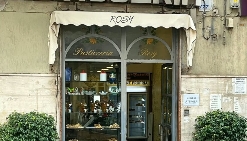 Salerno, la pasticceria Rosy a Mercatello spegne i forni e abbassa la serranda dopo 58 anni
