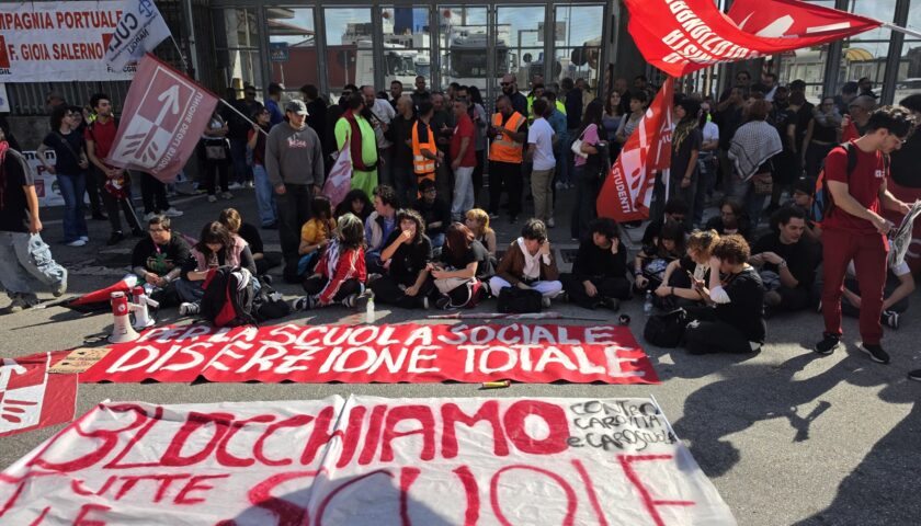 Cgil e Filt Cgil Salerno: “Straordinaria riuscita dello sciopero portuali. Grazie all’arcivescovo Bellandi e agli studenti che ci hanno sostenuto”