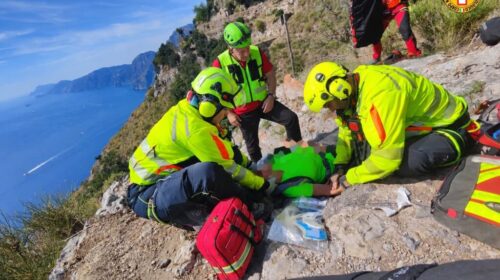 Cade sul Sentiero degli Dei, grave una 77enne Cade sul Sentiero degli Dei, grave una 77enne