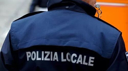 Blitz antidroga a Campolongo: scoperto un deposito di stupefacenti in un casolare abbandonato