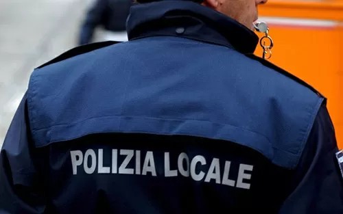 Blitz antidroga a Campolongo: scoperto un deposito di stupefacenti in un casolare abbandonato