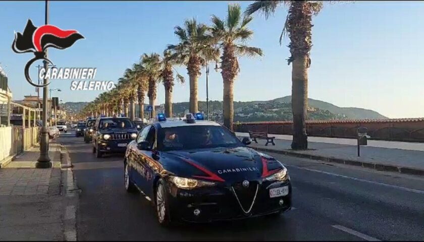 Giallo ad Agropoli, operaio trovato morto in auto con un taglio alla gola
