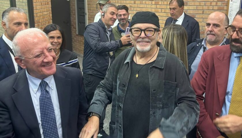 Salerno, Dottorato a Vasco Rossi. De Luca: Un grande e sensibile artista
