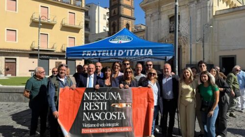 Fratelli d’Italia si mobilita a Scafati per la proposta di legge sul divieto del velo integrale Fratelli d’Italia si mobilita a Scafati per la proposta di legge sul divieto del velo integrale