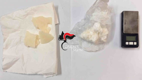 Salerno, sorpreso in casa con la droga: arrestato 34enne
