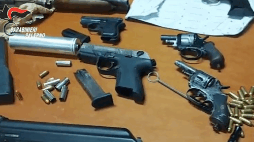 Montecorvino Rovella, droga ed armi clandestine: arrestato 26enne