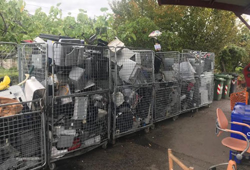 Blocchi stradali, Salerno Pulita chiude ad horas i centri raccolta rifiuti di Arechi e Fratte