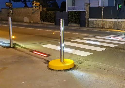 Salva pedone a Salerno: per 3 giorni sul lungomare Colombo installazione attraversamento pedonale intelligente