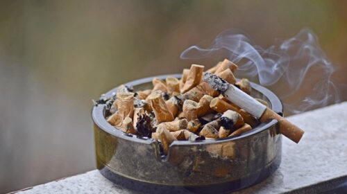 IL VICINO CONTINUA A GETTARE MOZZICONI DI SIGARETTE SUL MIO BALCONE: COSA POSSO FARE?