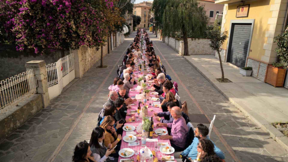 “Buon compleanno Dieta Mediterranea”, ad Acciaroli torna la grande tavolata del Cilento